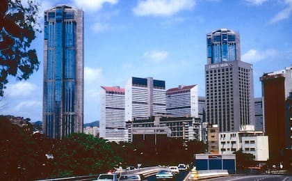 Hasta 2003 las torres de Parque Central fueron las más altas de América Latina (foto de 1983)