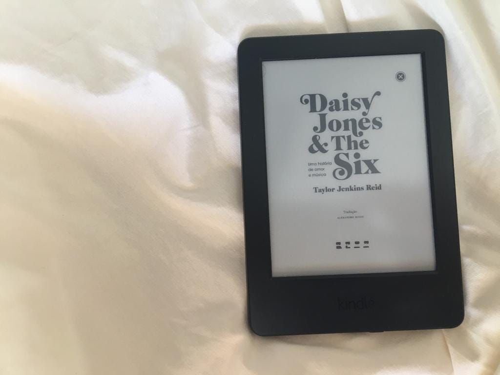 Resenha Literária: Daisy Jones & The Six