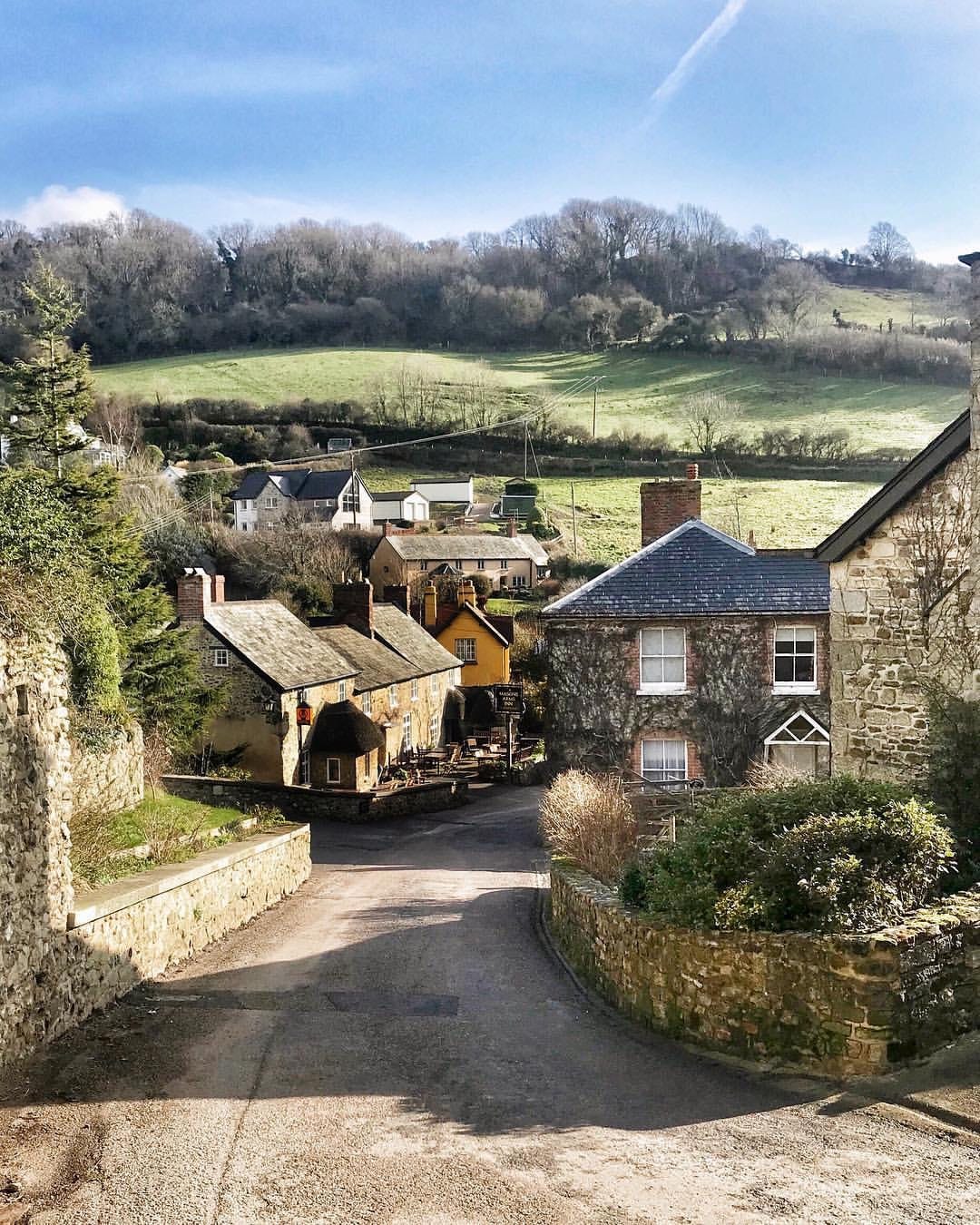 The Mason Arms Inn at Branscomb. Photo from Living in Devon