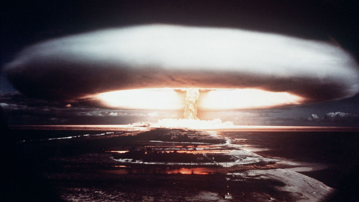 Picture taken in 1971, showing a nuclear explosion in Mururoa atoll - Sputnik International, 1920, 16.03.2023