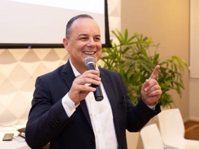 César  Kubiça atuava como consultor empresarial e palestrante em diversas instituições e empresas do Estado. Foto: Divulgação/Arquivo Pessoal