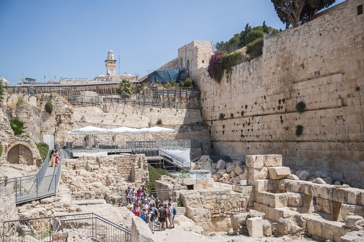 View of the site where a large chunk of stone dislodged from the Western Wall in Jerusalem at the mixed-gender prayer section on July 23, 2016. (Photo by Yonatan Sindel/Flash90)