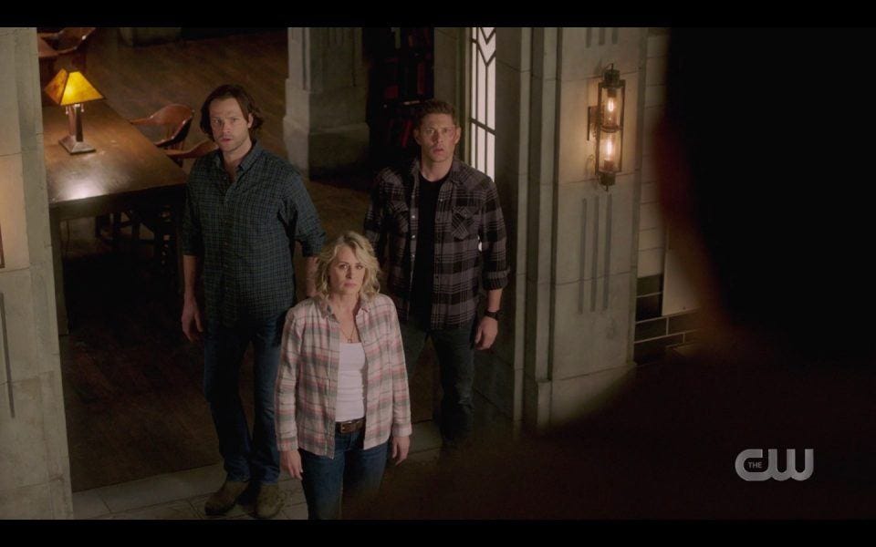 spn 1413 mary dean sam winchester looking up at castiel on stairs