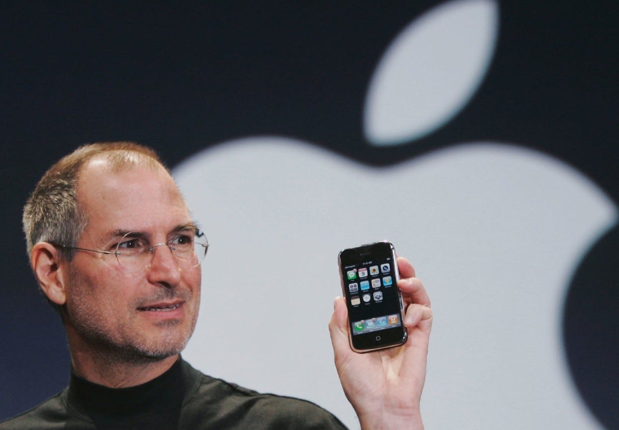 La demo en la que Steve Jobs presentó el iPhone en 2007 fue un milagro (con  mucho truco)