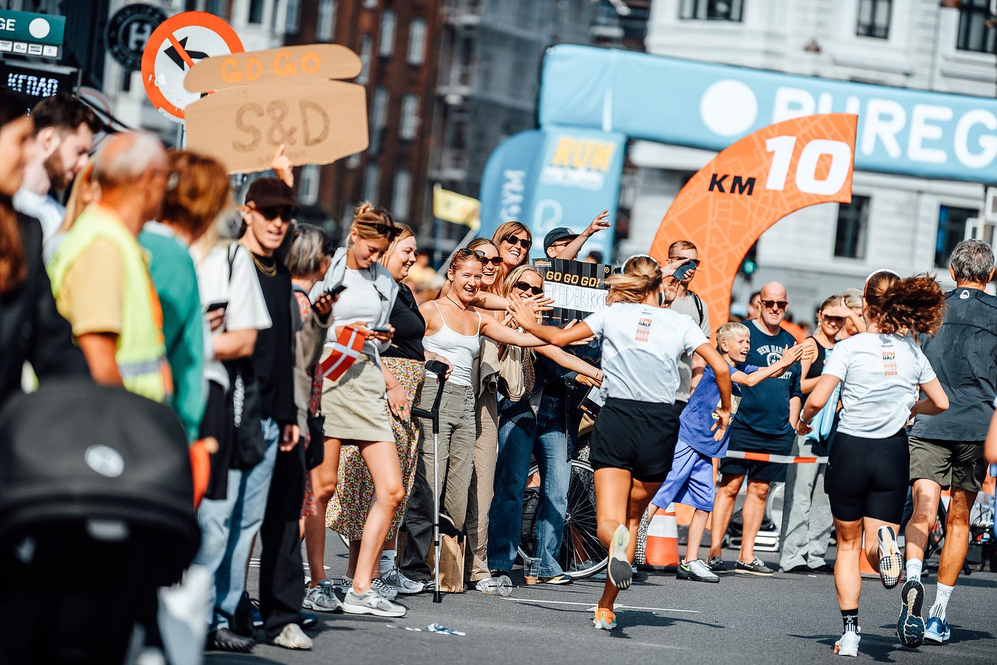 Crowd support at the Copenhagen Half Marathon