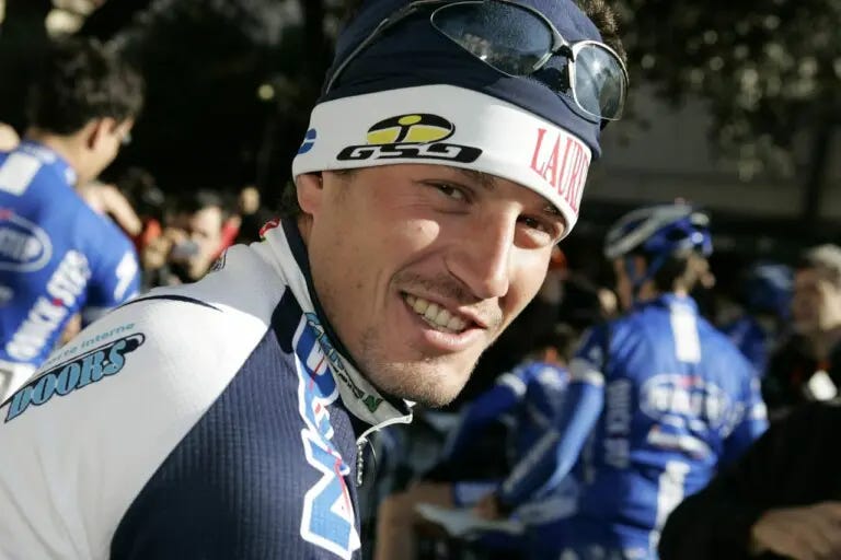 Dead Crescenzo D'Amore, a former cycling champion found lifeless in his car. Mourning in the world of cycling.