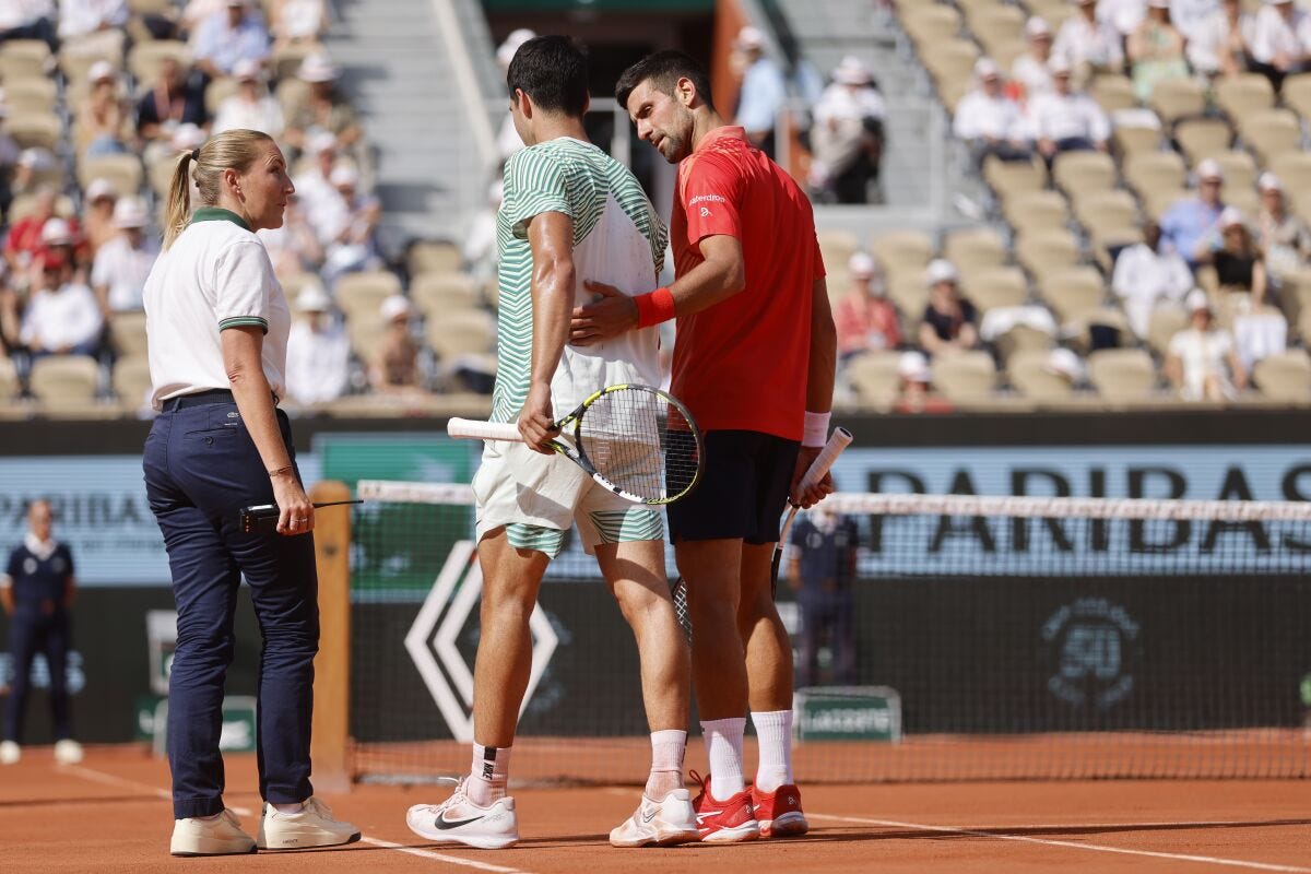 French Open: Carlos Alcaraz shines, Novak Djokovic wins semifinal - Los  Angeles Times