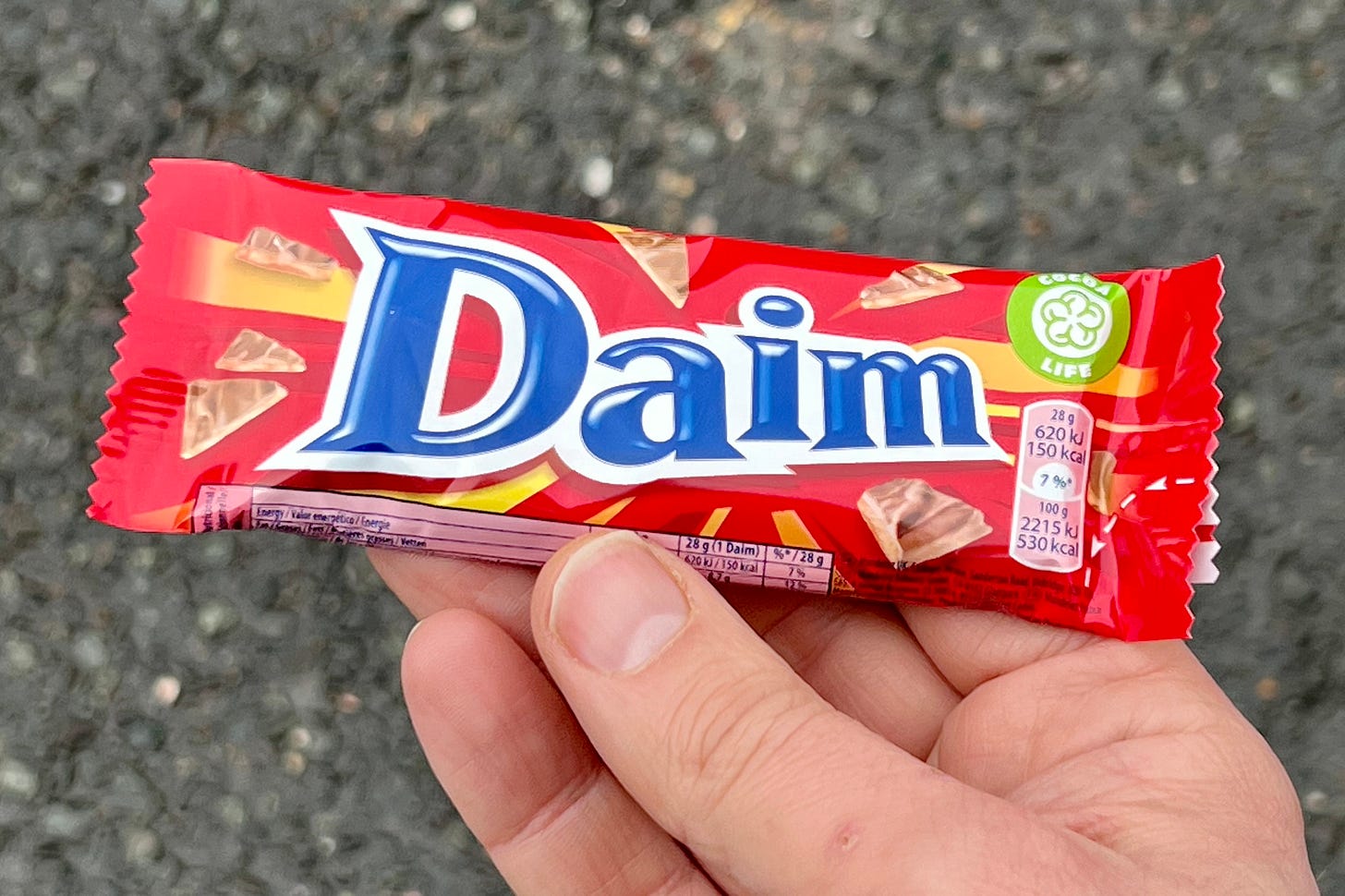 A daim bar that looks much bigger in the photo than it was in real life. It was certainly not worth 85p. Total rip off.