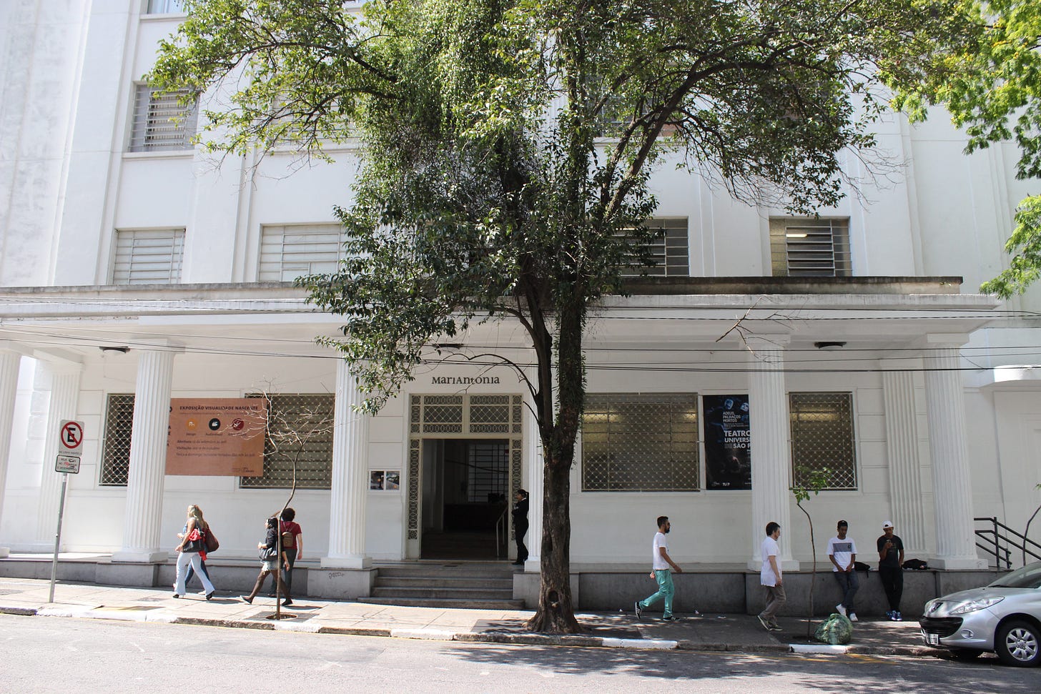 https://upload.wikimedia.org/wikipedia/commons/e/e6/Fachada_Centro_Universit%C3%A1rio_Maria_Ant%C3%B4nia_da_Universidade_de_S%C3%A3o_Paulo.jpg