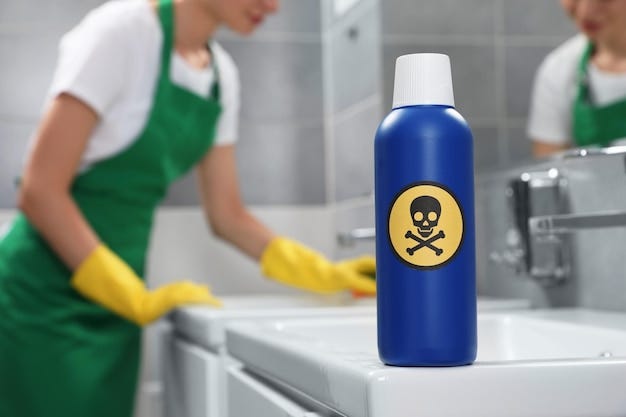Frasco de produto químico doméstico tóxico com sinal de alerta no banheiro  | Foto Premium