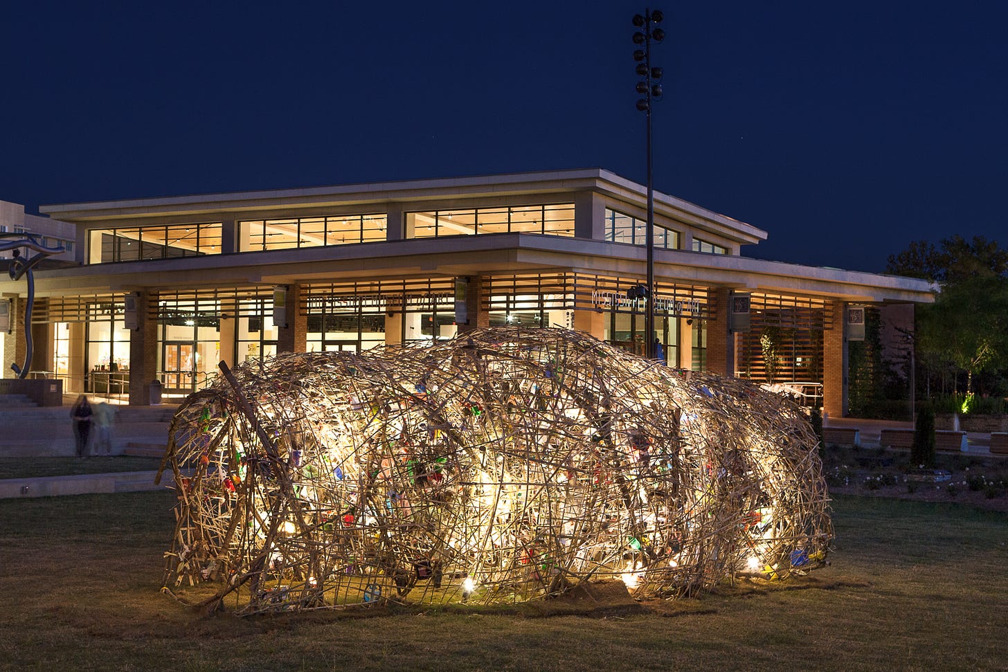   JACKSON (MISSISSIPPI, USA) 2010-2012    COCOON Passing Monuments, Jackson, Mississippi , a performance-installation by Kate Browne in the capital of Mississippi, one of the centers of the Civil Right Movement in the 1960s. 