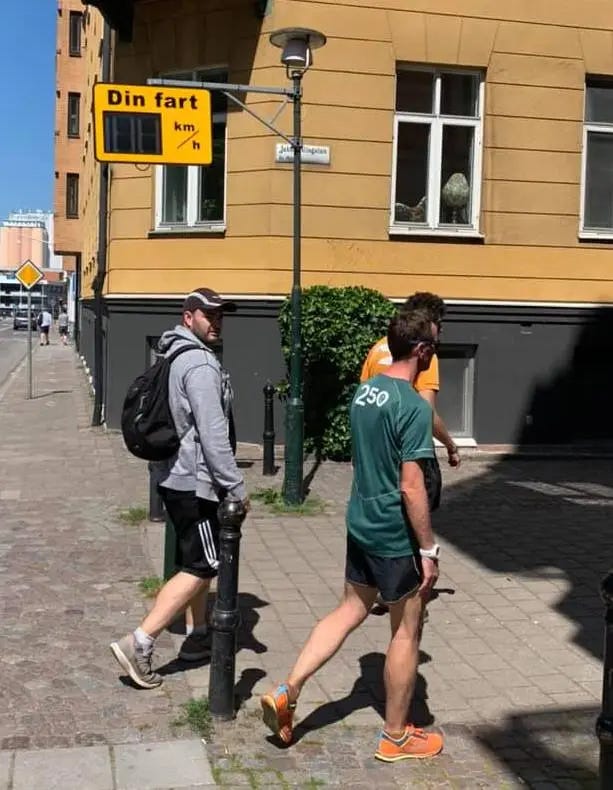 Sign read "Din fart"