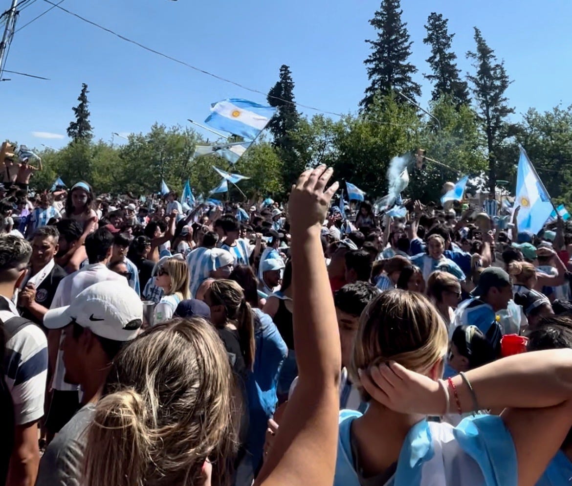 Image of the crowds after Argentina's World Cup victory.