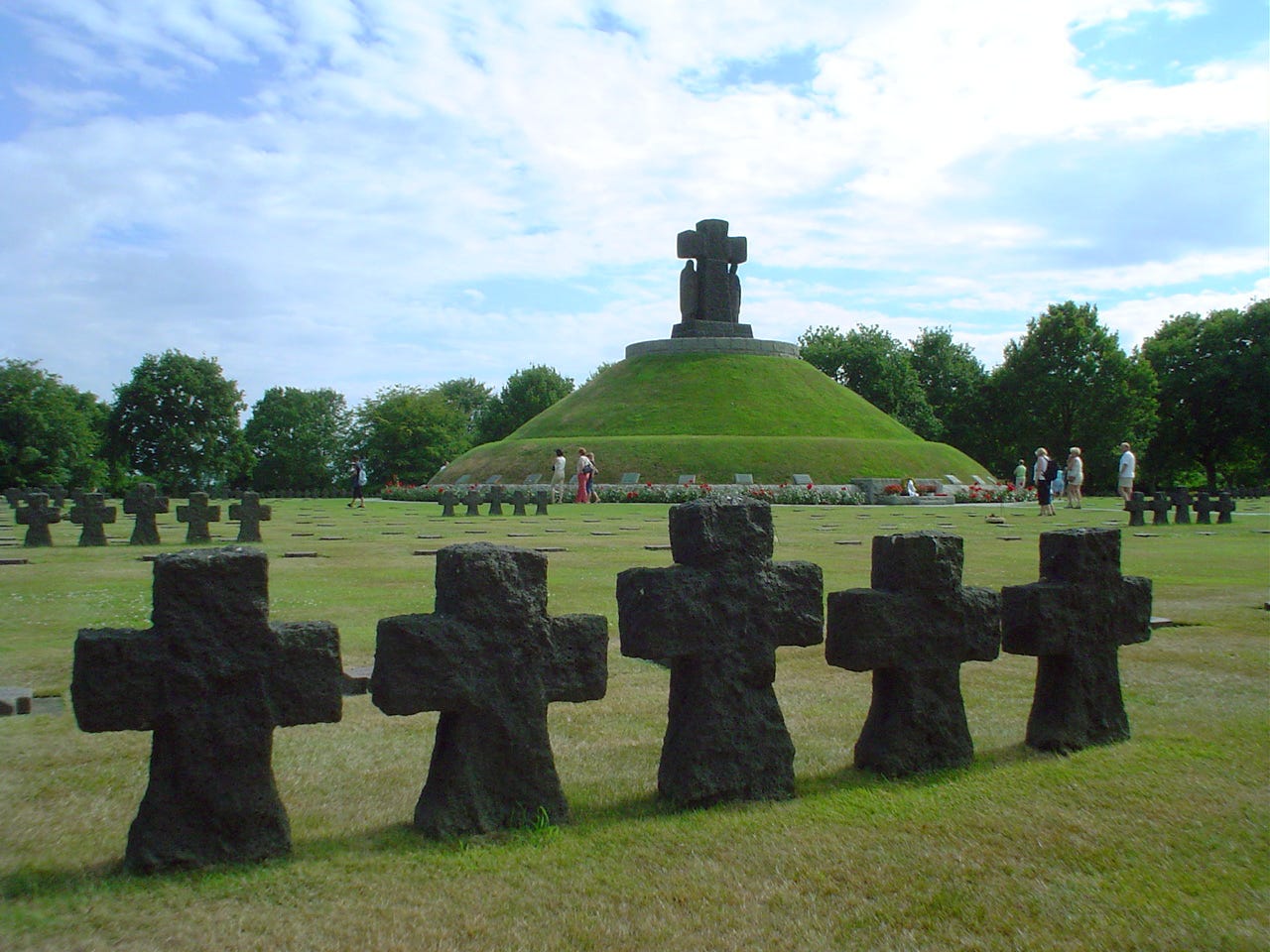 La Cambe German war cemetery - Wikipedia
