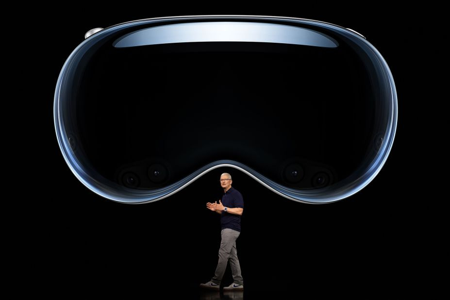 Tim Cook bets his legacy on augmented reality | CNN Business