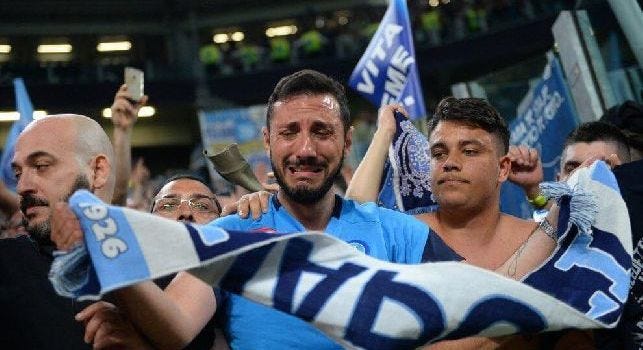 Lacrime allo Stadium, svelata 'l'identità' del tifoso del Club Napoli  Brescia: "Grazie ragazzi, che emozione!" [FOTO] - calcionapoli24.it mobile