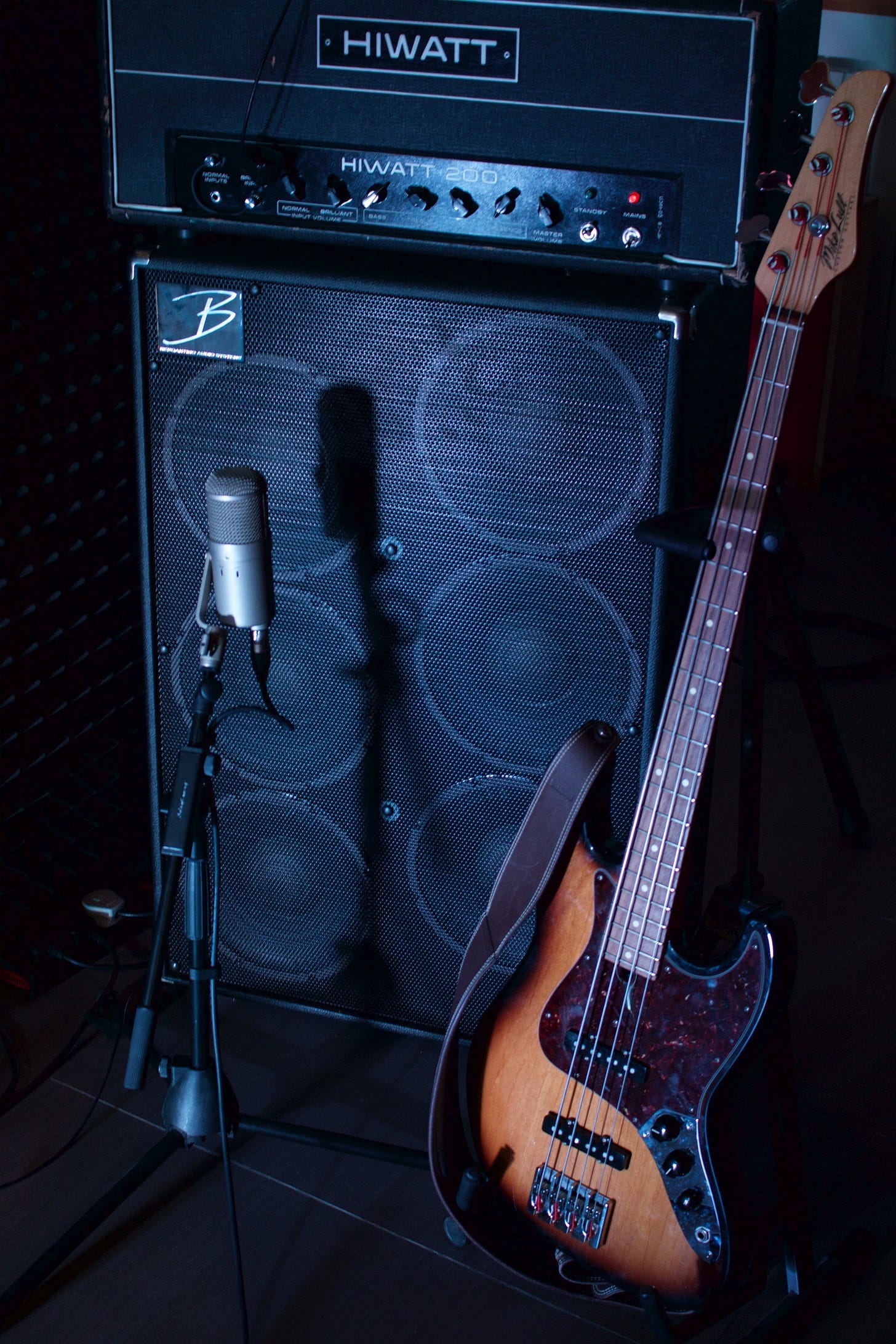 Recording bass back in 2015 at the Supertone studio, Valencia. My Mike Lull M4V, HiWatt and Bergantino 610 cabinet