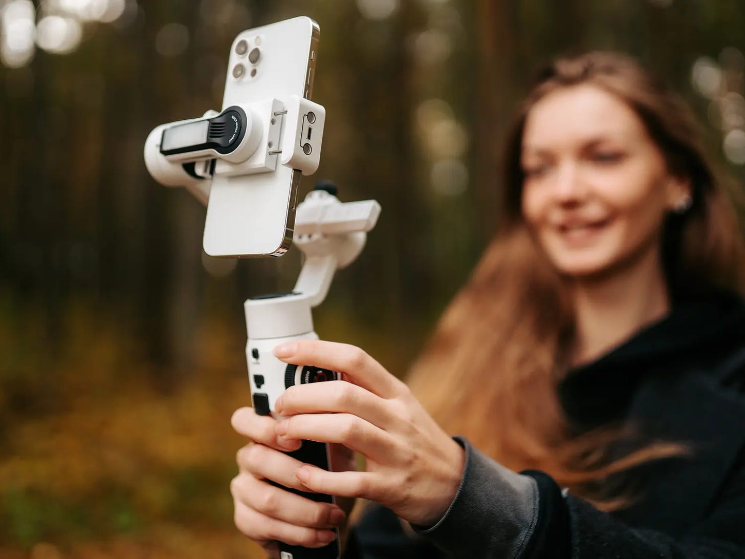 How Does The Selfie Stick Work | CellularNews