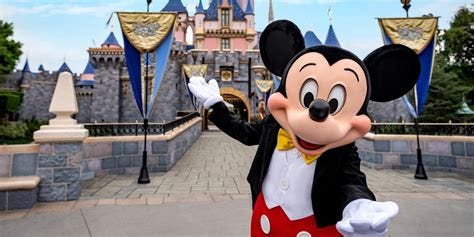 Disneyland Resort Becomes Mass COVID-19 Vaccination Site in California ...