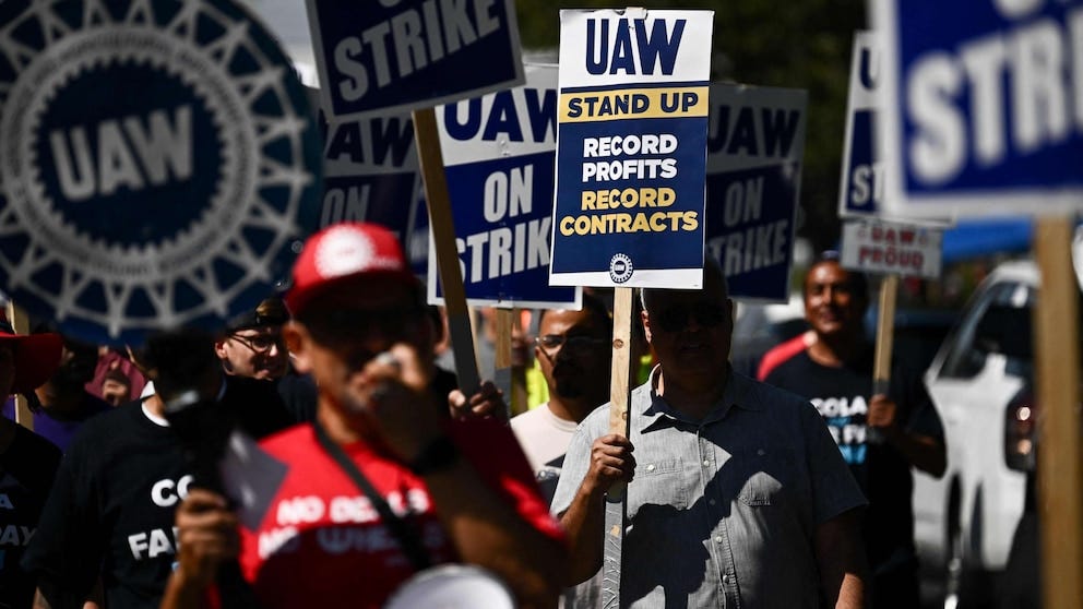 UAW expands strike against Big 3 automakers - ABC News