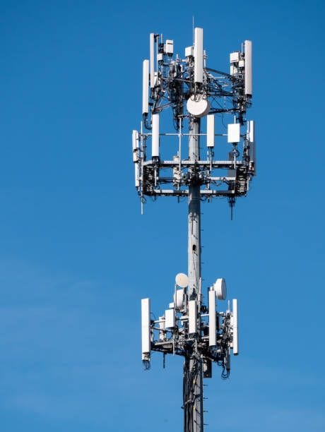 5g tower. 5g tower in Charlotte, NC. December 15, 2021. 5g tower stock pictures, royalty-free photos & images