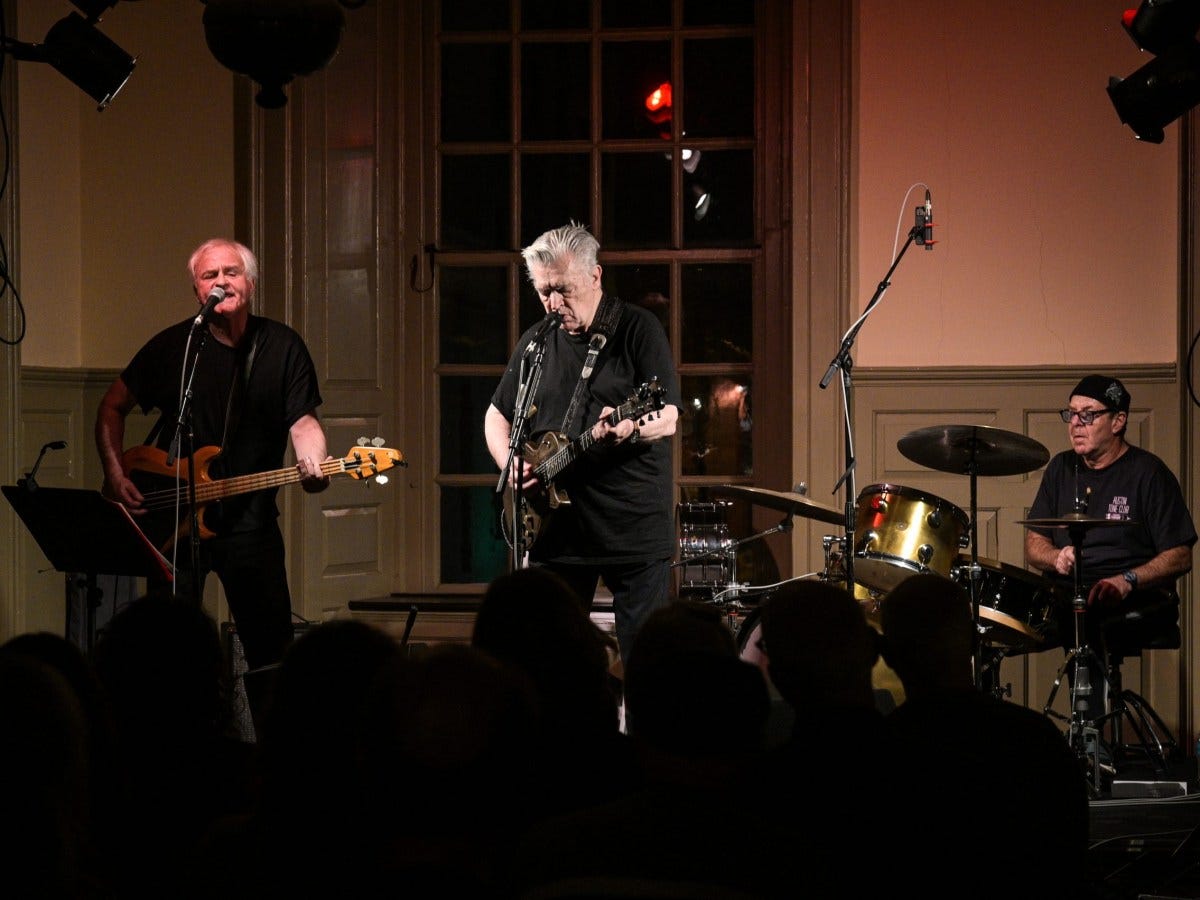 Photo Gallery: Chris Spedding Trio with Anton Fig at Newport Colony House