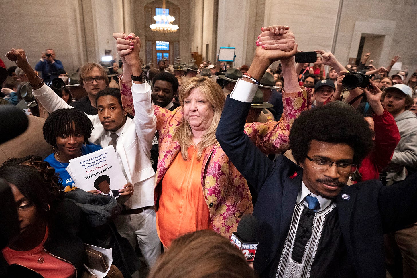 Tennessee GOP expels 2 Democratic lawmakers for anti-gun violence protests