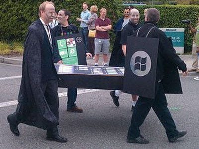 Microsoft Throws a Crazy Parade to Celebrate the Birth of Windows Phone,  Death of iPhone