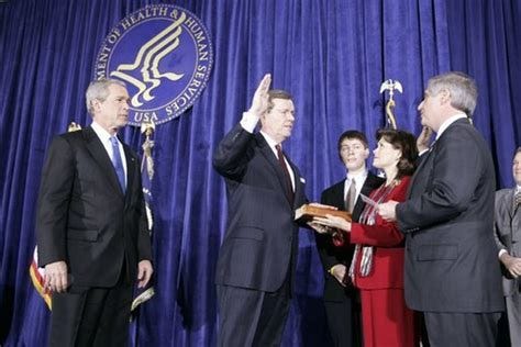 President Thanks HHS Secretary Leavitt at Swearing-In Ceremony