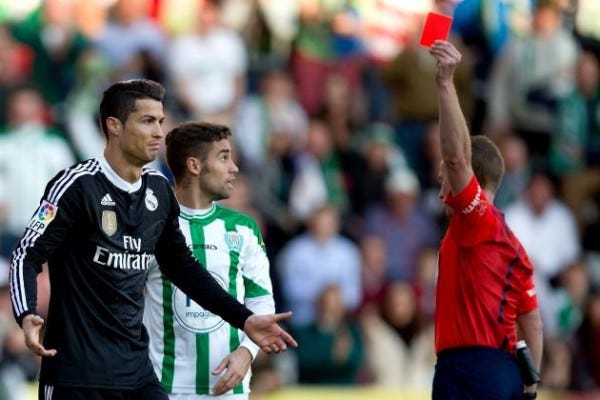 cristiano ronaldo gets flagged for fisting cordoba player 2015