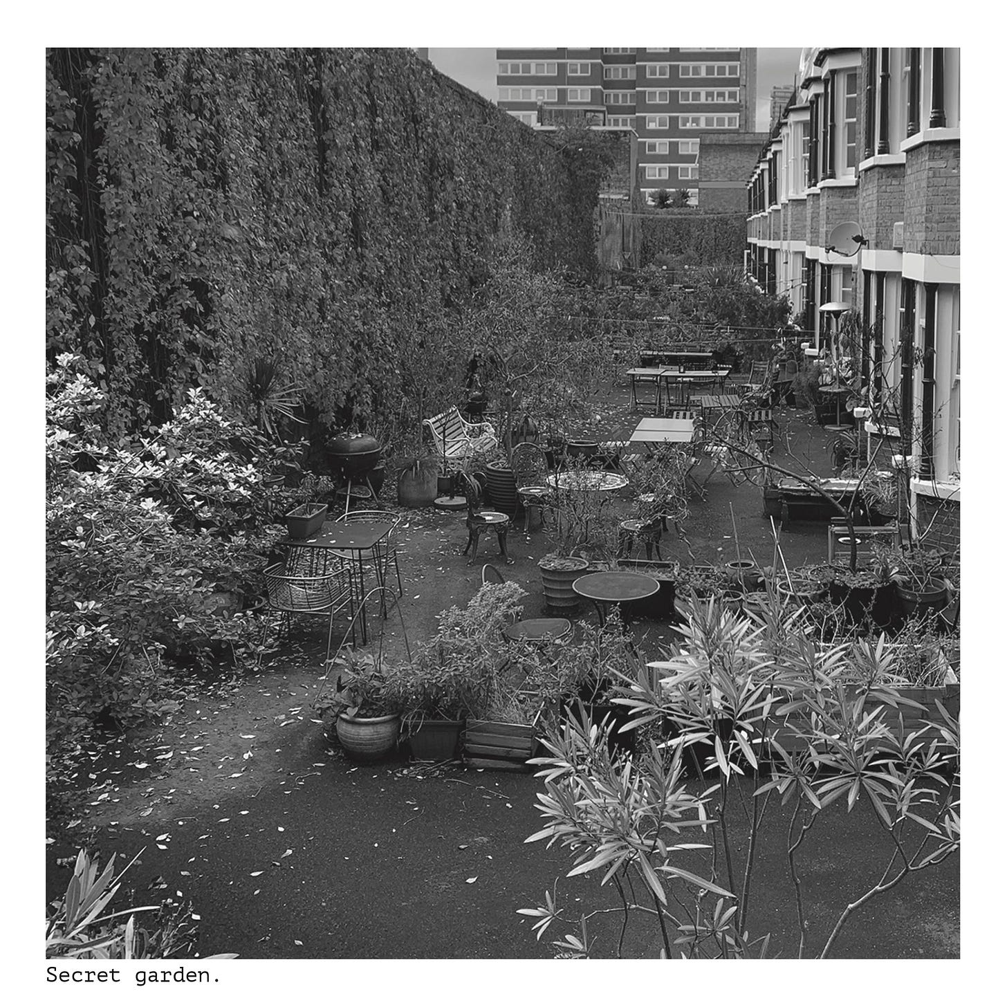 The Hoxton Chronicle. 044 The Yard. by Steven Smith