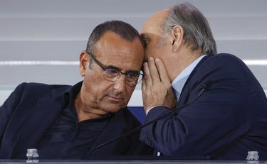 Sanremo 2025, "siete antifascisti?": fallisce l'assalto del giornalista  rosso, liquidato da Carlo Conti e Gerry Scotti – Libero Quotidiano