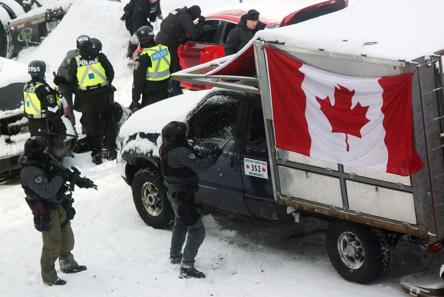 Police Horses Trample Demonstrators At Freedom Convoy Protest In Ottawa ...