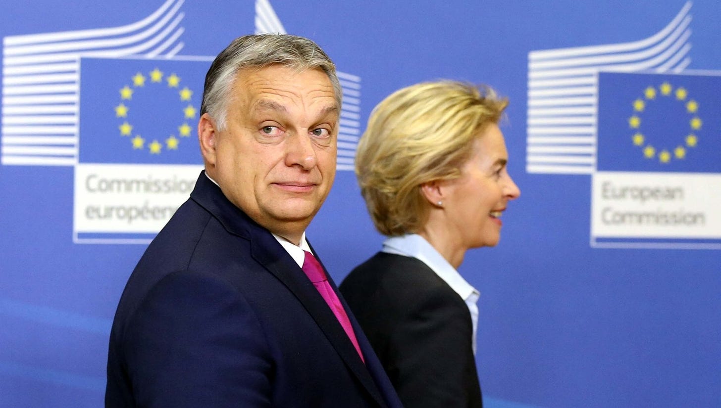 Eurocrati contro Orbán: andarono per suonare e furono suonati