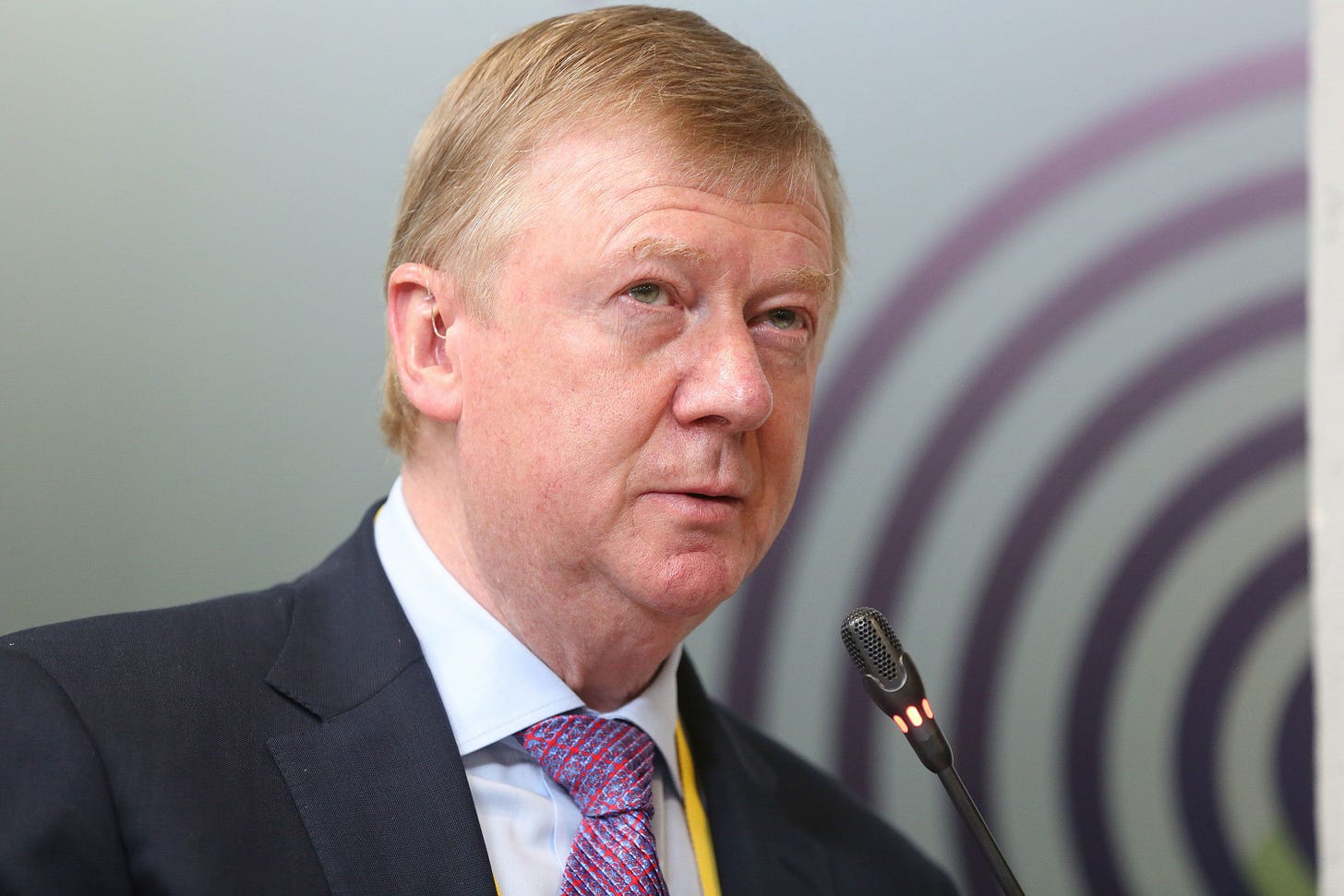 Anatoly Chubais, longstanding Russian government insider quits post | CNN