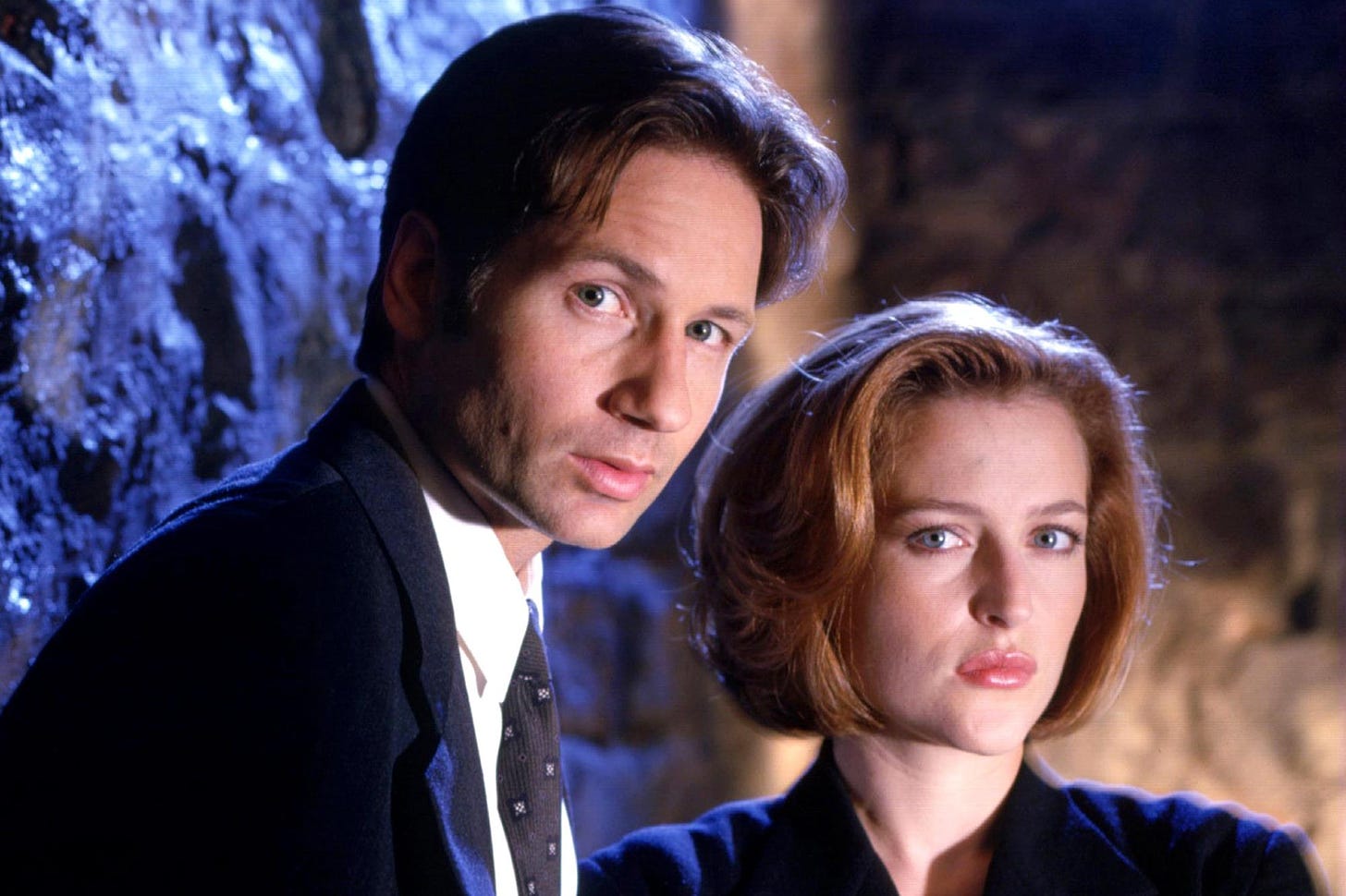 X-Files stars David Duchovny and Gillian Anderson reunite in adorable photo  | EW.com