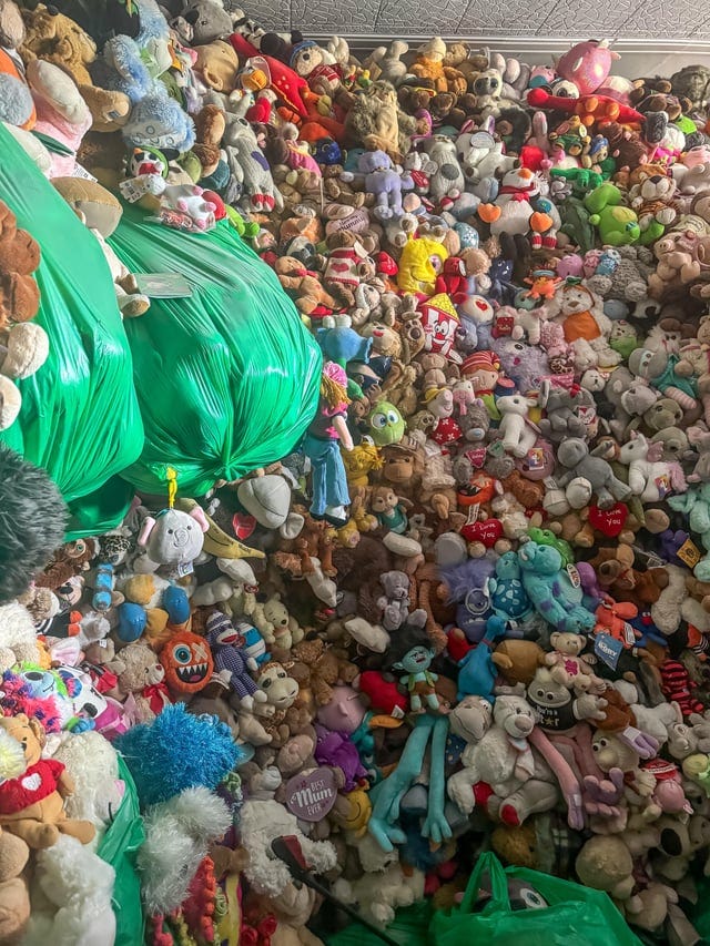 r/AbandonedPorn - ptu ILove my mummy POP Sxcomegy FO نان بالا Peopers LOV you Birthday to youl Hugs Grandma Love my ADOPTADIES Cuddles Collection Ntch M I Love You VEY I Love You You This Much! OX BEST Mum EVER CHARACTER You're a tar DORY S ADL LIOS