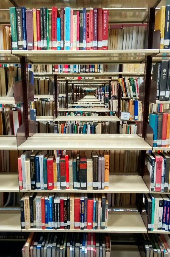 Niby zwyczajna biblioteka