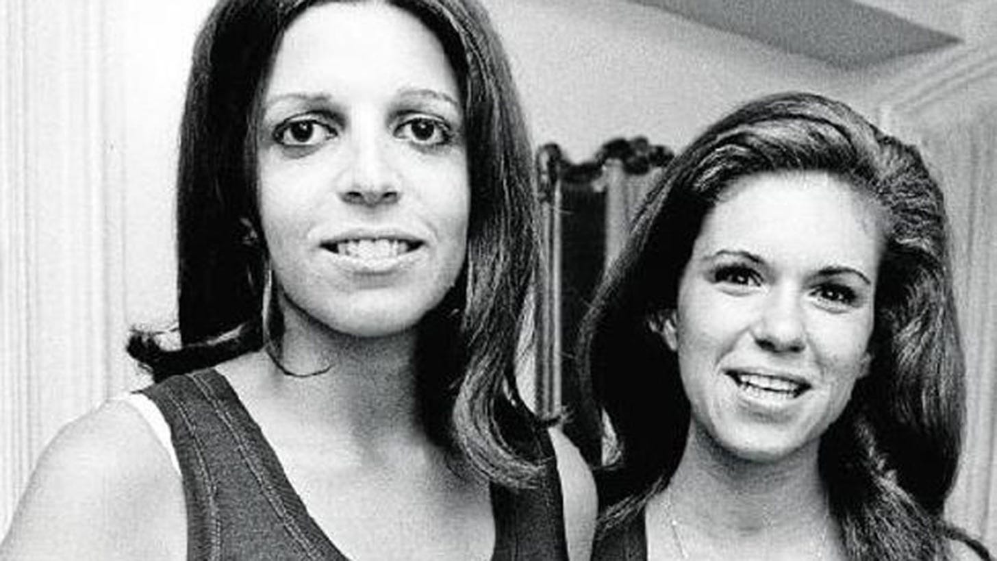 Chrstina Onassis junto a su amiga Marina Dodero