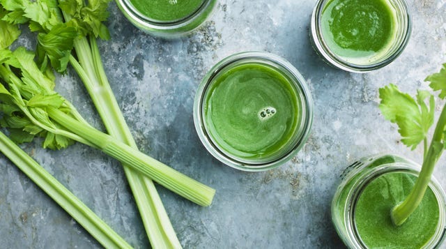 Selderij sap/celery juice Selderij sap, celery juice gemaakt van verse selderij