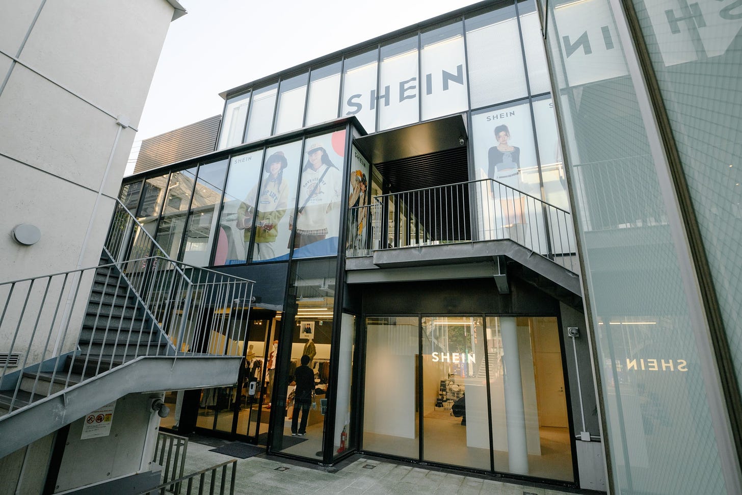 グローバルファッションブランド「SHEIN」東京・原宿にショールーム『SHEIN TOKYO』オープン！「SHEIN」のサービス体験で自由に自分自身を表現できるファッションの楽しさを｜ROADGET  BUSINESS PTE. LTD.のプレスリリース