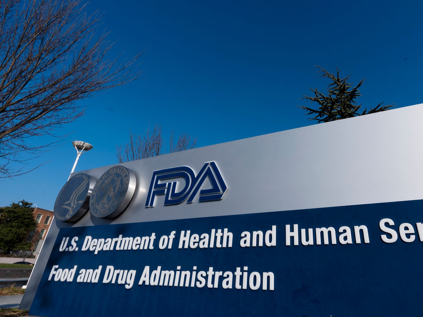 Despite concerns, FDA panel reverses course on ALS drug and recommends  approval : Shots - Health News : NPR