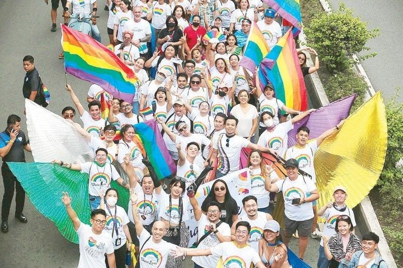 CHR lauds Quezon City for â��Right to Careâ�� card