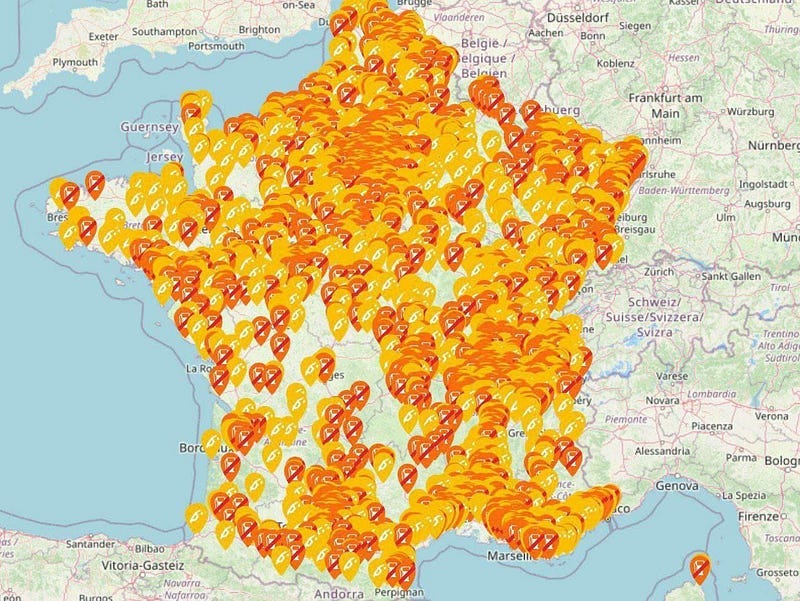 France fuel crisis — 2,500 gas stations without fuel and almost 2,000 gas stations with a partial shortage