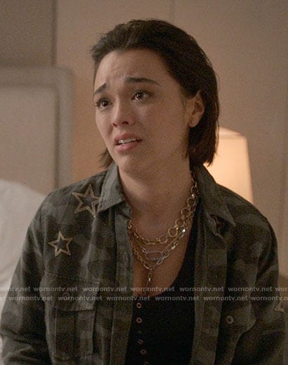 WornOnTV: Alicia's camo and star shirt on The Sex Lives of College Girls | Midori Francis ...