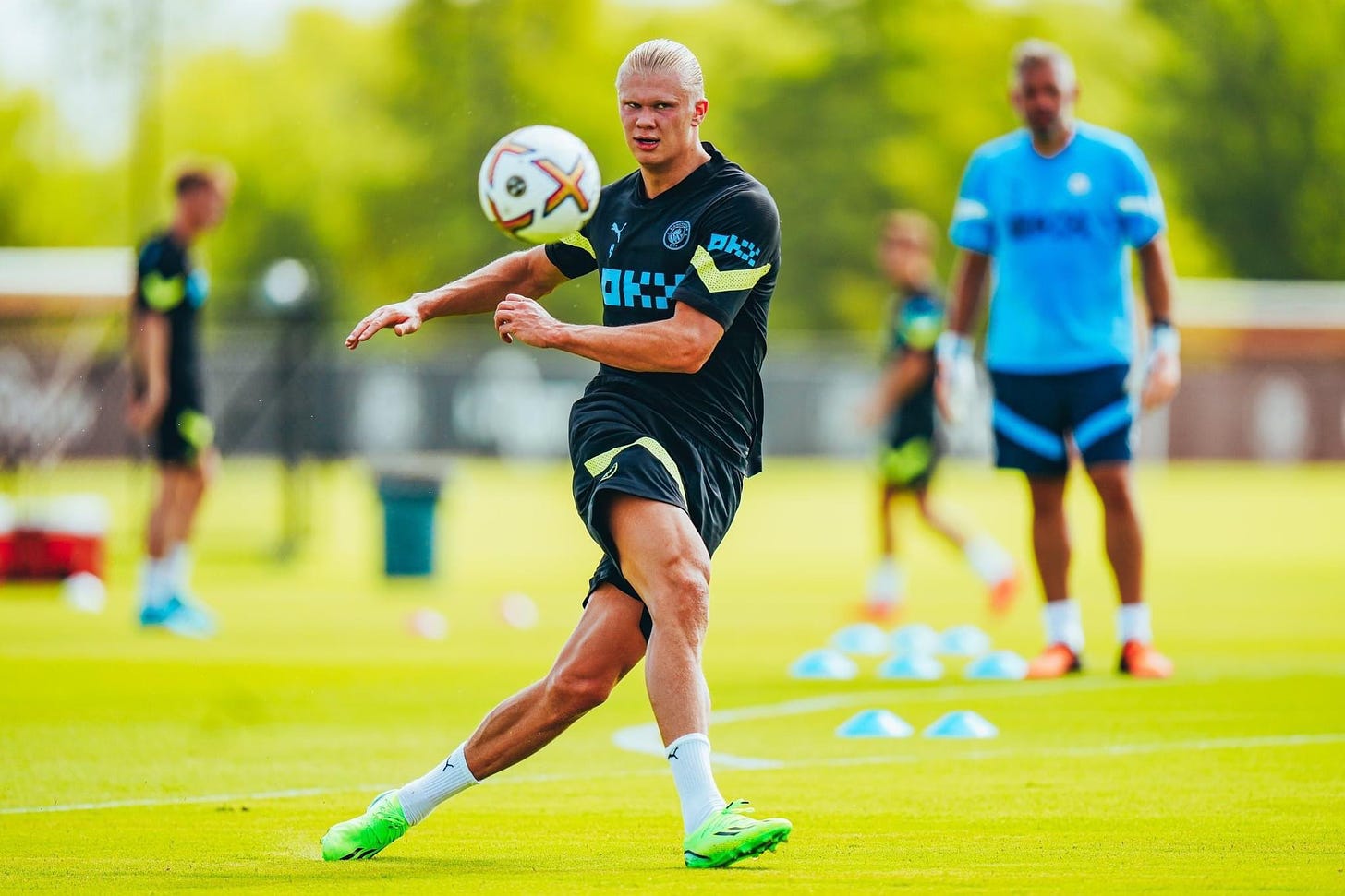 There you go! First image of Haaland in training. : r/MCFC