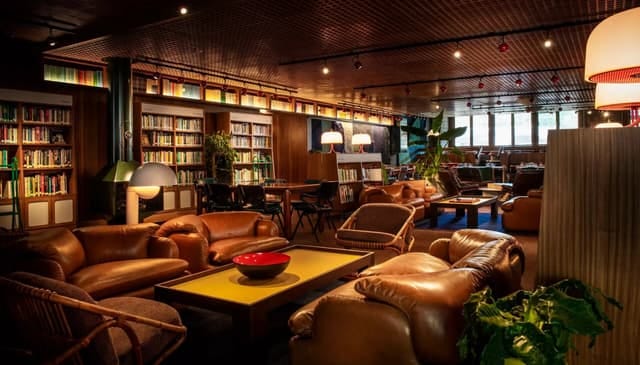 The Library Lounge at The Standard, London - Hotel