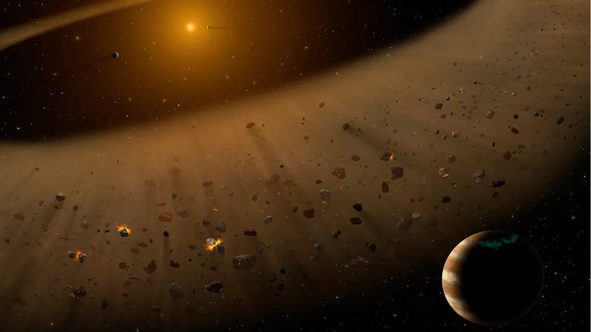 Illustration of the Kuiper Belt, showing a wide ring of brownish-gold asteroids and small dwarf planets in far orbit around a distant orange-yellow sun. 