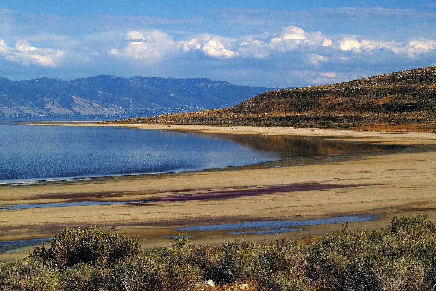 Scenic view of Utah's Great Salt Lake