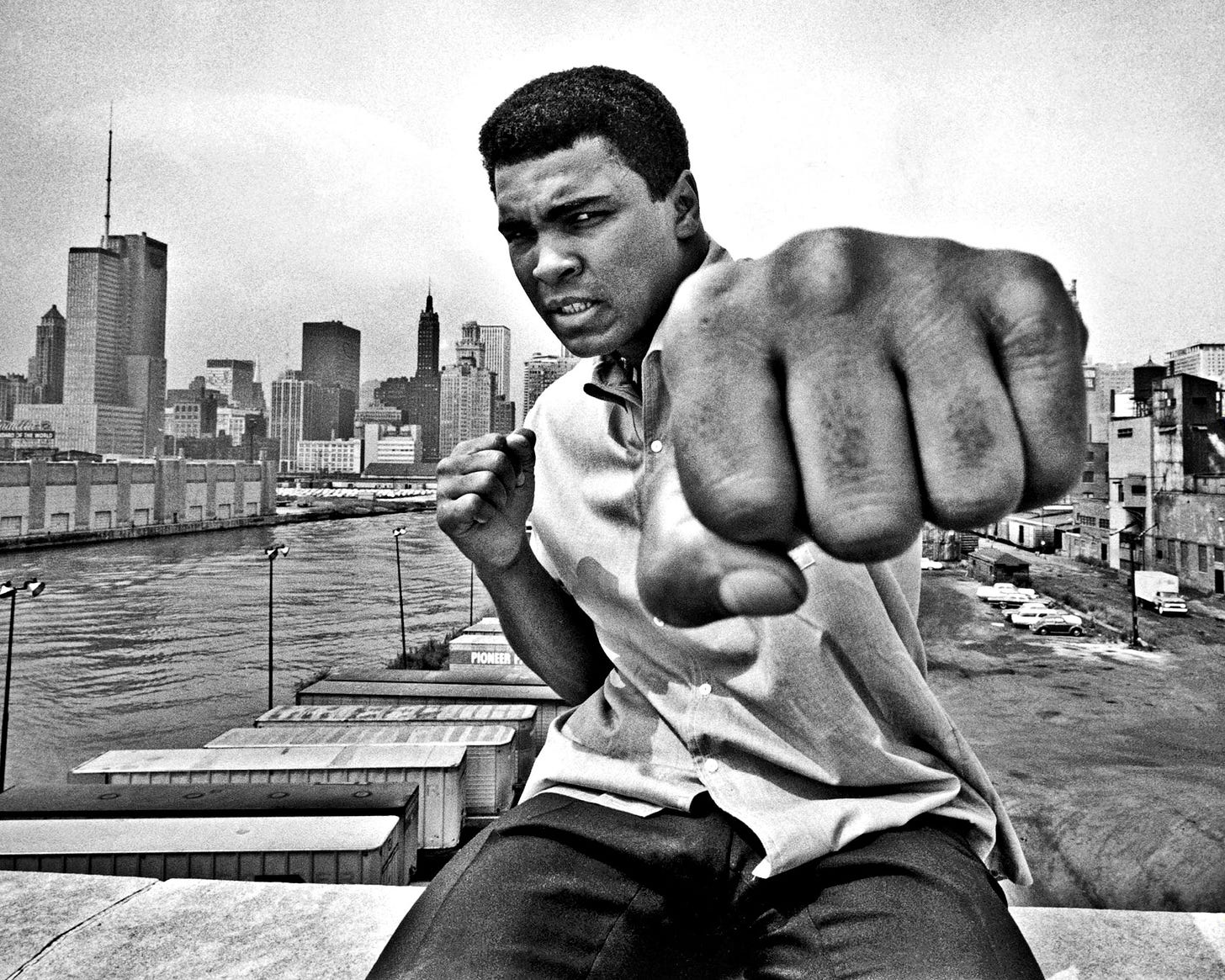 RIP MUHAMMAD ALI THE GREATEST BOXER OF ALL TIME - The HotJem - #1 Pan ...